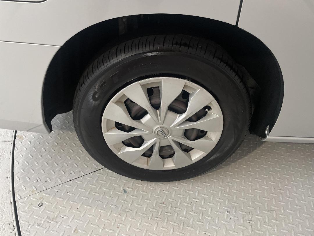 Photo '12' of Nissan Serena