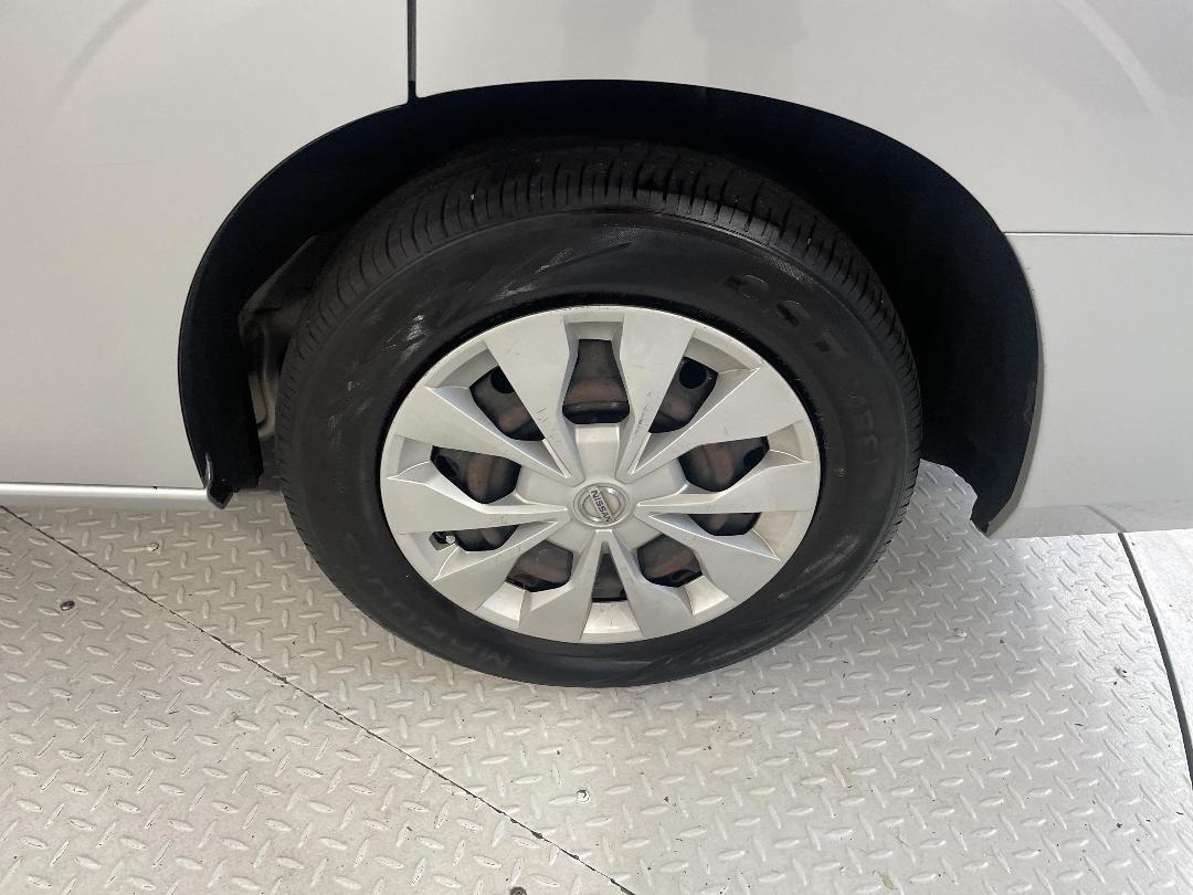 Photo '11' of Nissan Serena