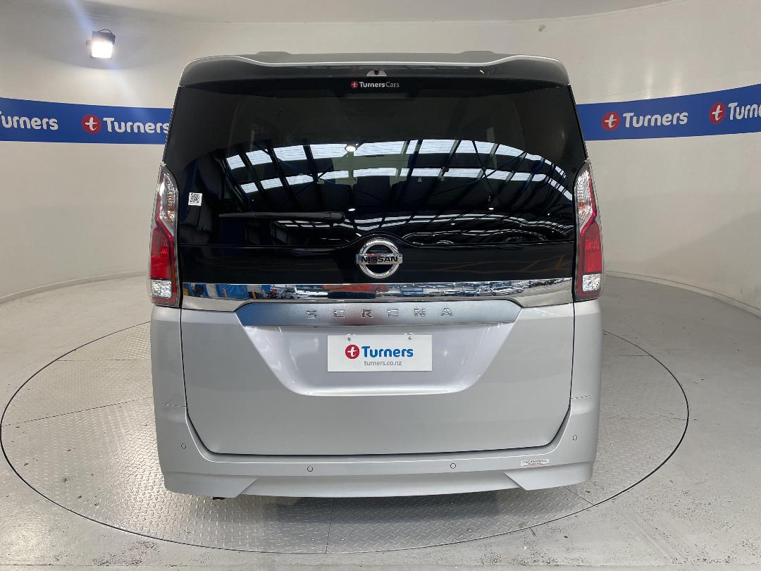 Photo '6' of Nissan Serena