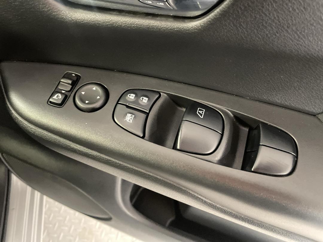 Photo '23' of Nissan Serena