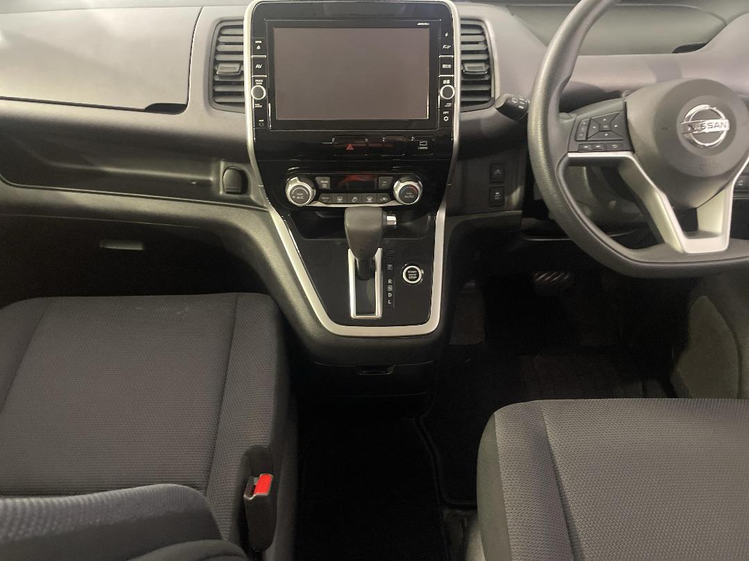 Photo '18' of Nissan Serena