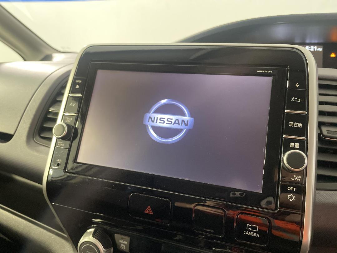 Photo '28' of Nissan Serena