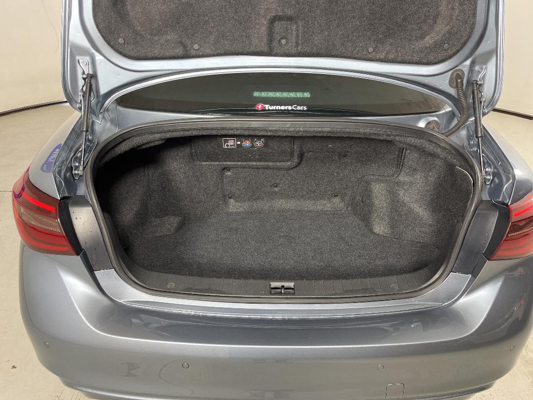 Photo '14' of Nissan Skyline Photo '14' of Nissan Skyline