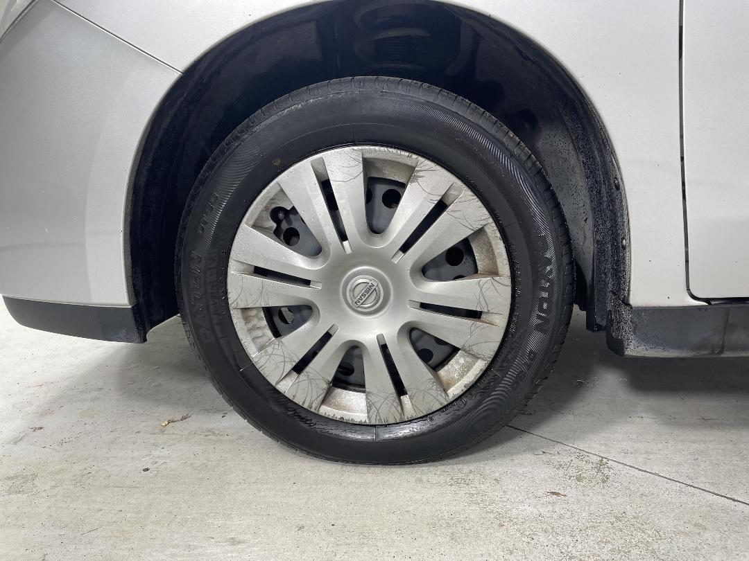 Photo '10' of Nissan Wingroad Photo '10' of Nissan Wingroad