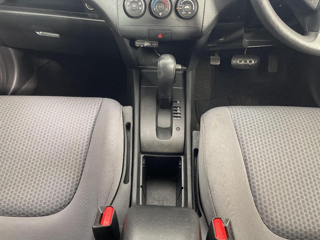 Photo '18' of Nissan Wingroad Photo '18' of Nissan Wingroad