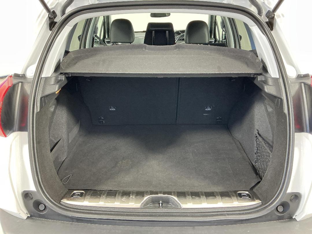 Photo '14' of Peugeot 2008