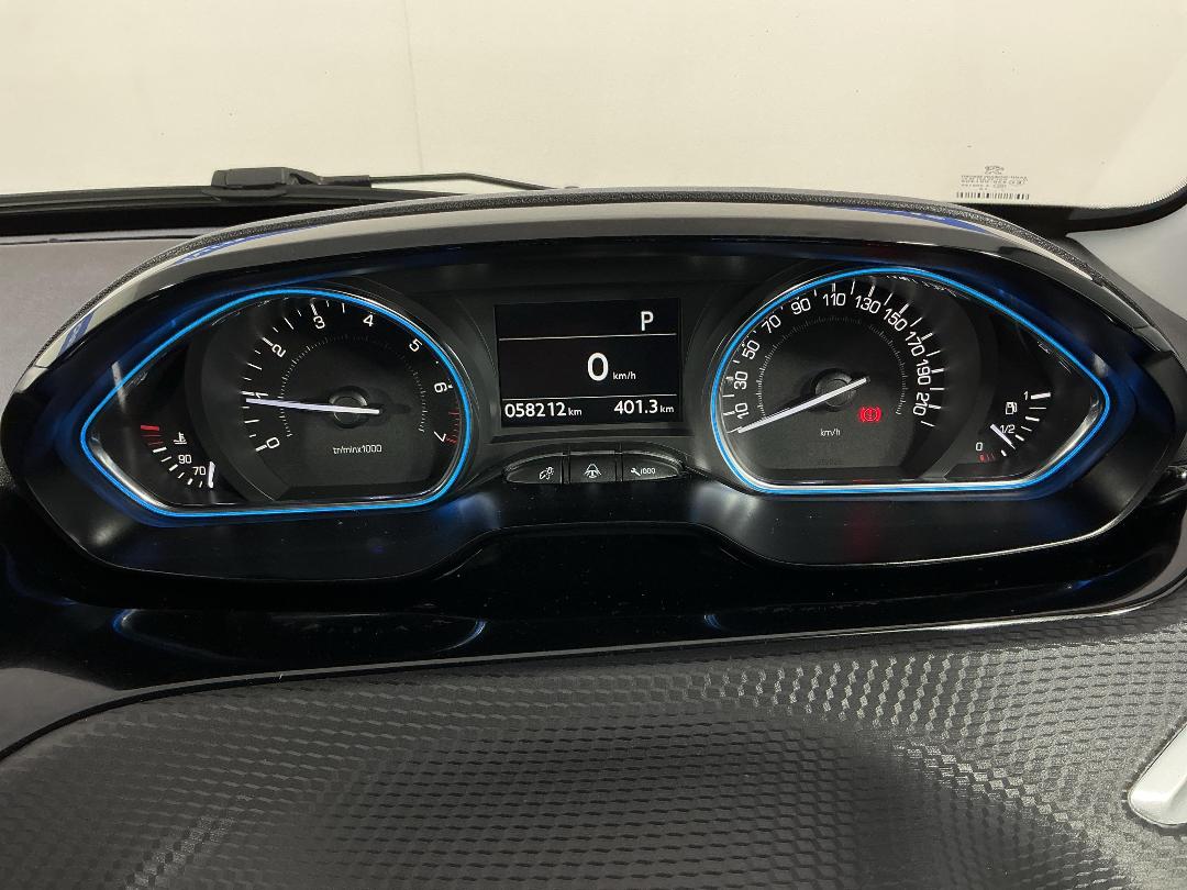 Photo '21' of Peugeot 2008