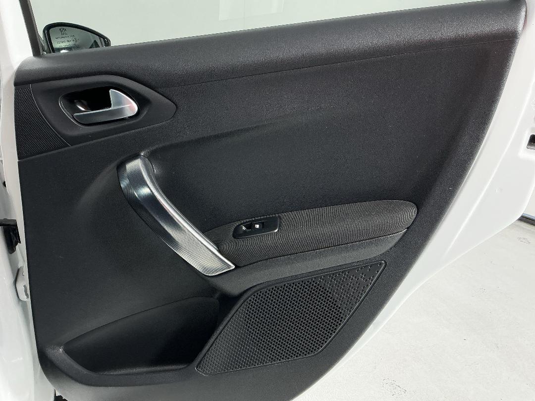 Photo '19' of Peugeot 2008