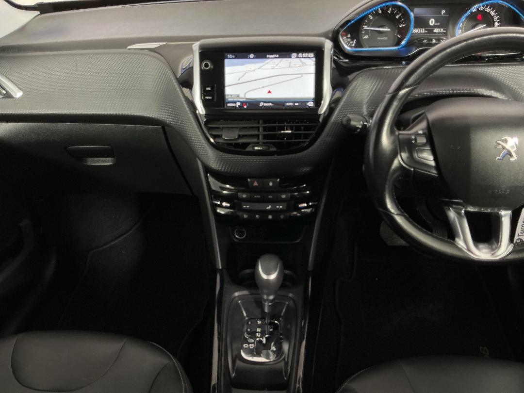 Photo '18' of Peugeot 2008