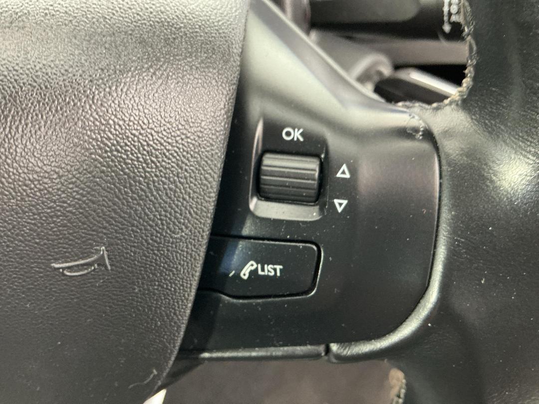 Photo '24' of Peugeot 2008