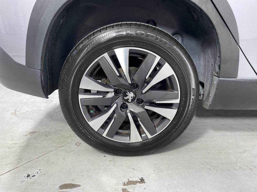 Photo '12' of Peugeot 2008 Photo '12' of Peugeot 2008