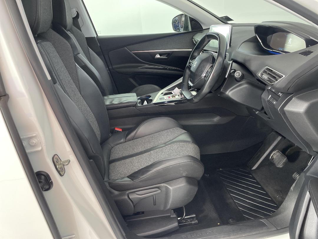 Photo '16' of Peugeot 3008