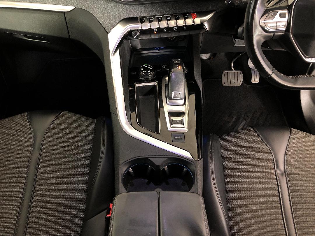 Photo '18' of Peugeot 3008