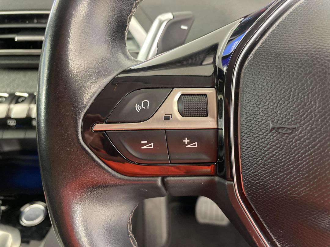 Photo '25' of Peugeot 5008 Photo '25' of Peugeot 5008