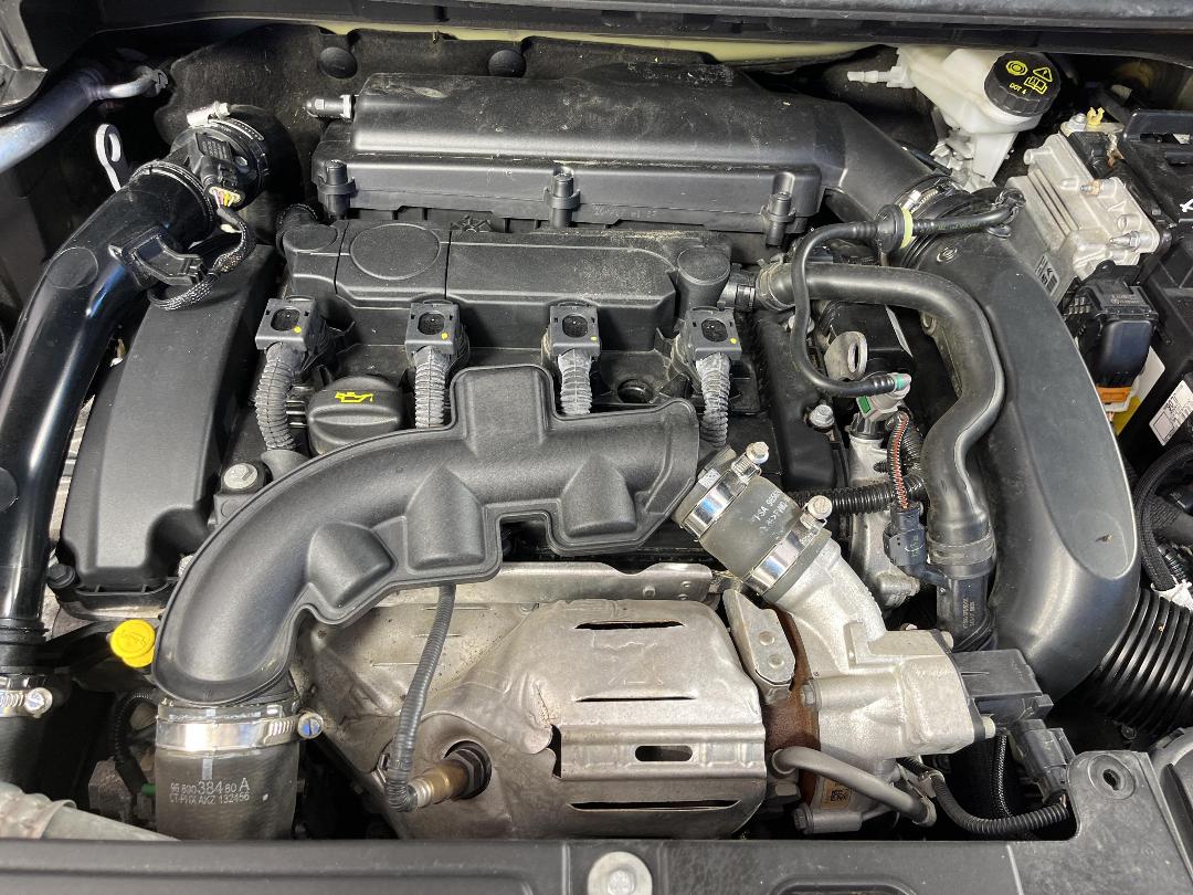 Photo '13' of Peugeot 5008