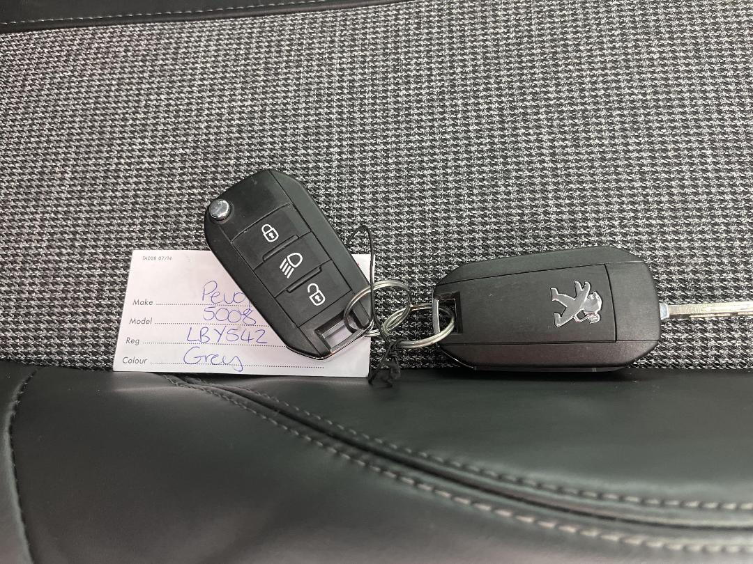 Photo '22' of Peugeot 5008