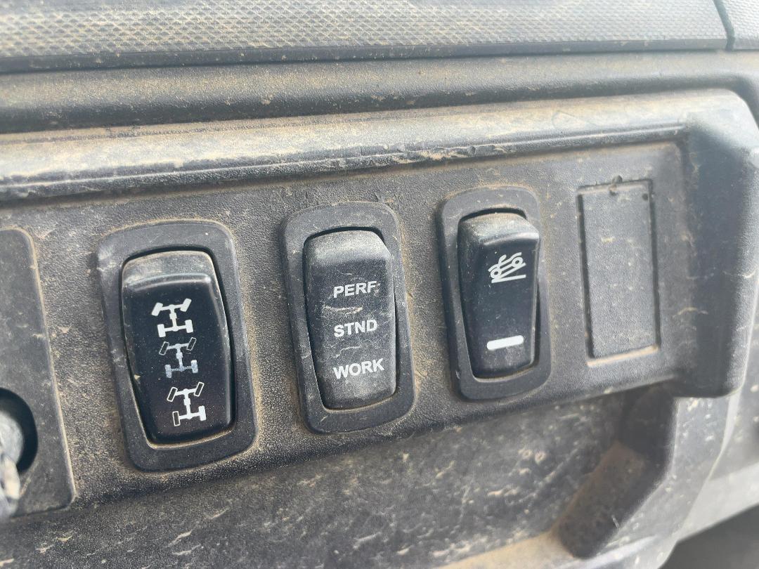 Photo '13' of Polaris Ranger