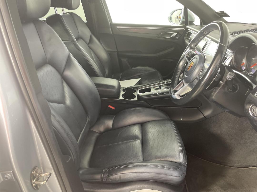 Photo '16' of Porsche Macan Photo '16' of Porsche Macan