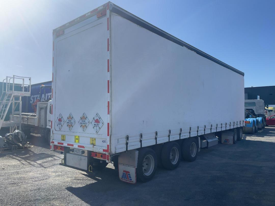 Photo '4' of ROADMASTER FG 5A-11.5 Curtainsider Full
