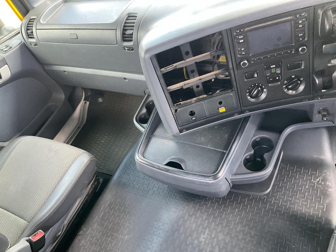 Photo '17' of SCANIA R560 V8 Cab Chassis Photo '17' of SCANIA R560 V8 Cab Chassis