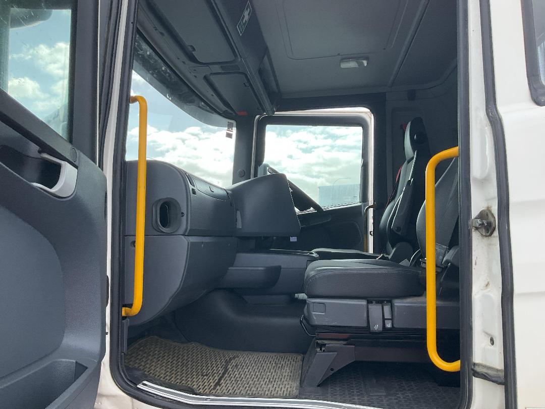 Photo '28' of SCANIA R560 V8 Cab Chassis Photo '28' of SCANIA R560 V8 Cab Chassis