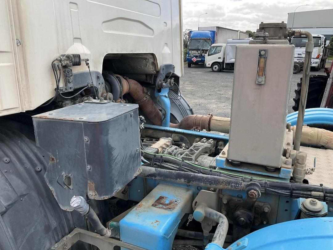 Photo '27' of SCANIA R560 V8 Cab Chassis Photo '27' of SCANIA R560 V8 Cab Chassis