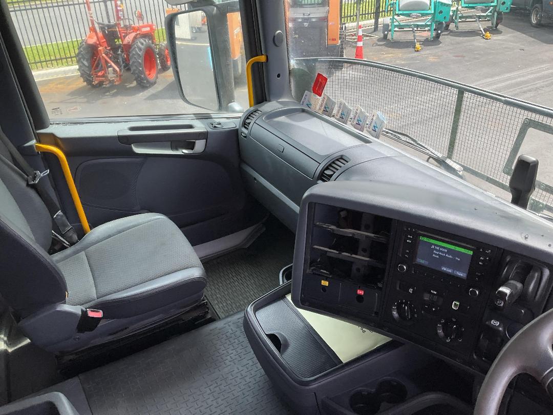 Photo '17' of SCANIA R560 V8 Cab Chassis Photo '17' of SCANIA R560 V8 Cab Chassis