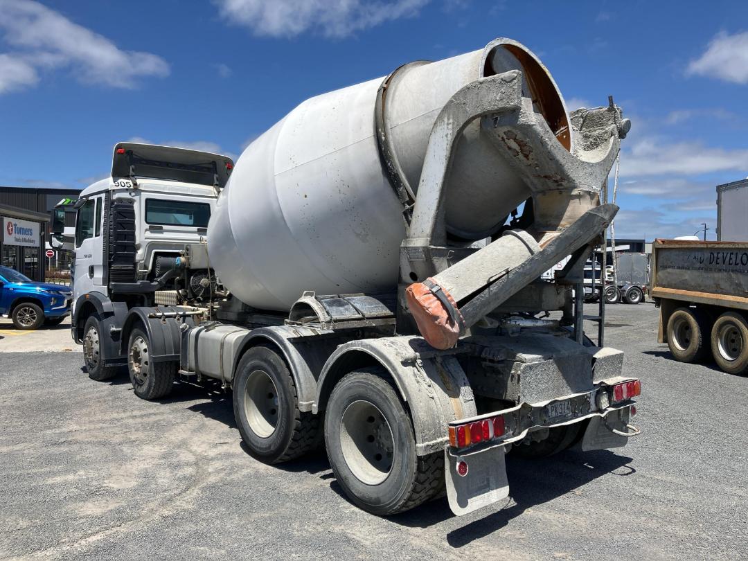 Photo '7' of Sinotruk T5G 330 Concrete Mixer Truck Photo '7' of Sinotruk T5G 330 Concrete Mixer Truck