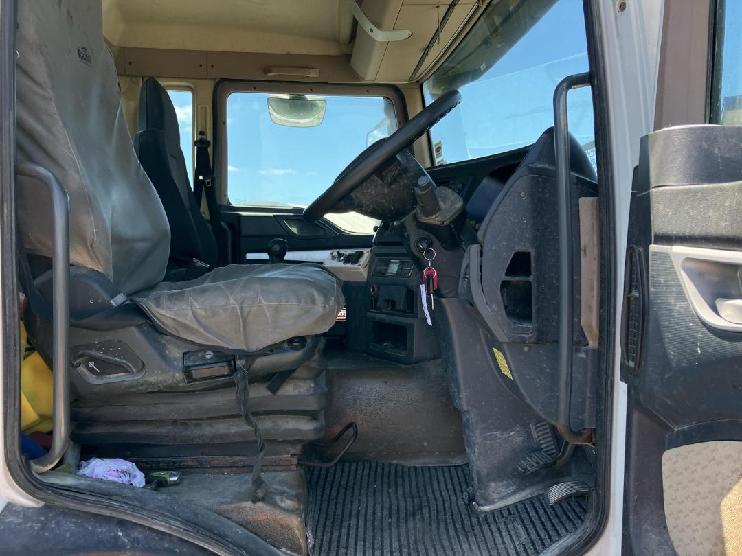 Photo '11' of Sinotruk T5G 330 Concrete Mixer Truck Photo '11' of Sinotruk T5G 330 Concrete Mixer Truck