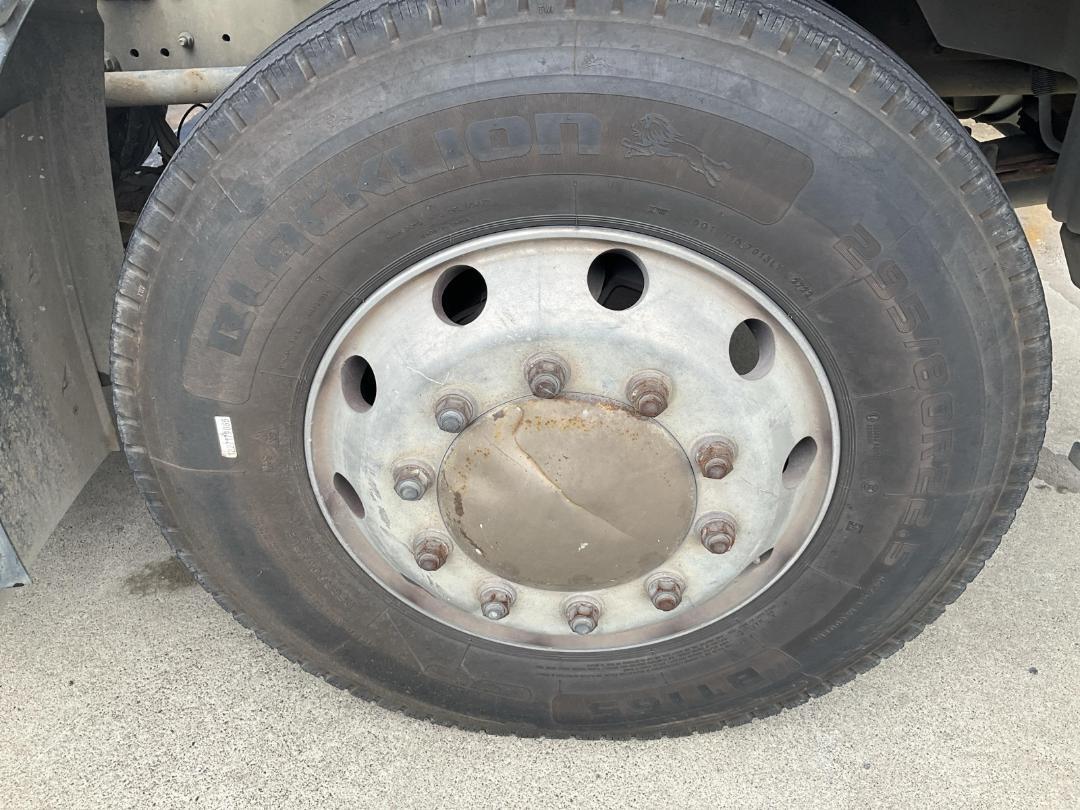 Photo '33' of Sinotruk T5G 330 Concrete Mixer Truck