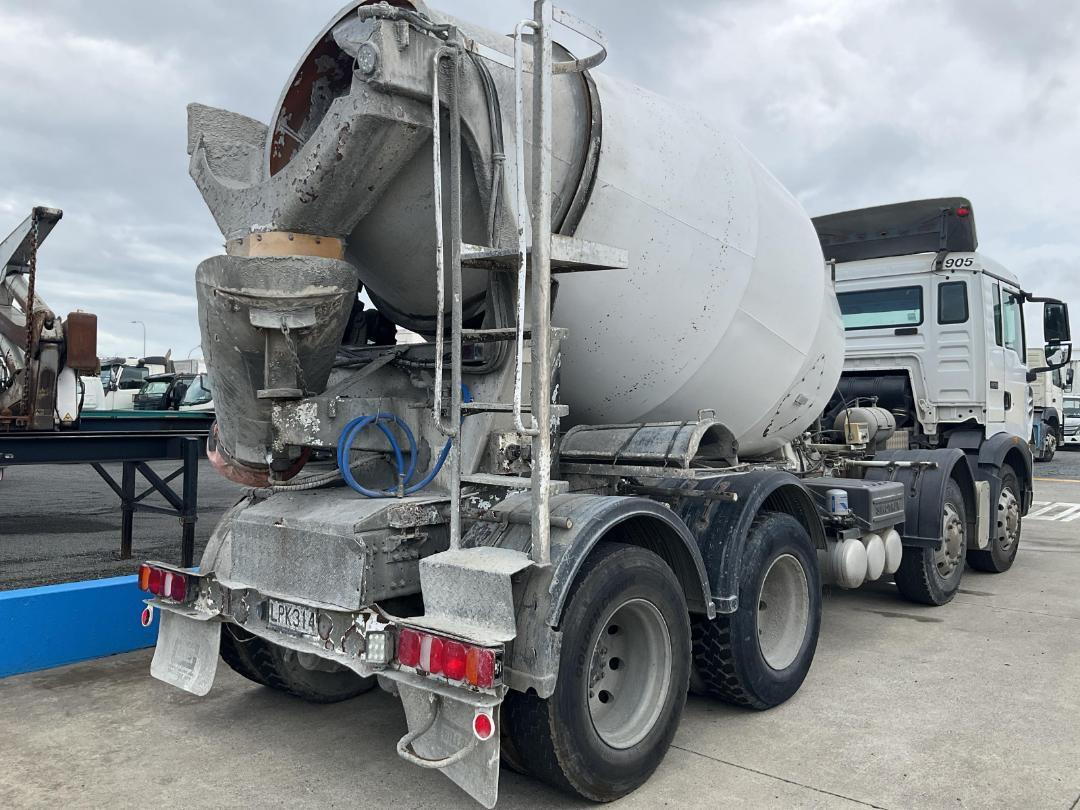 Photo '4' of Sinotruk T5G 330 Concrete Mixer Truck