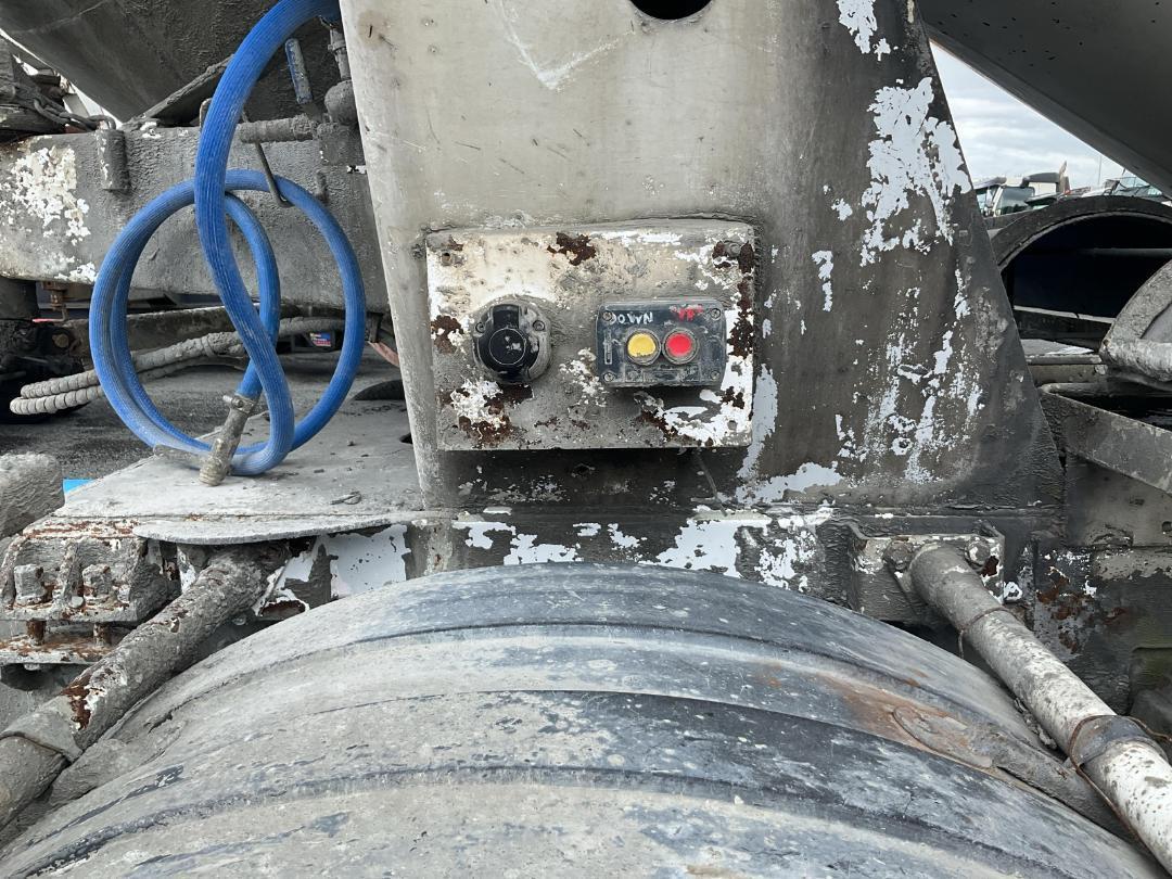 Photo '25' of Sinotruk T5G 330 Concrete Mixer Truck