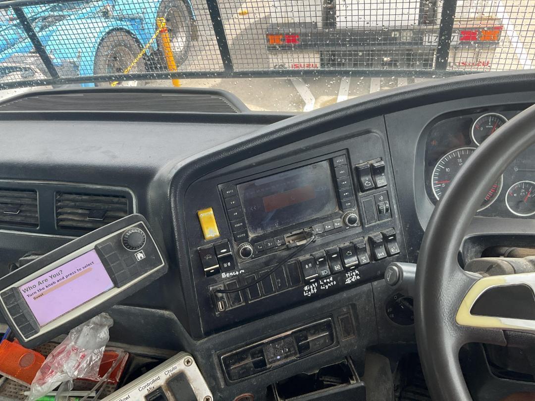 Photo '16' of Sinotruk T5G 330 Concrete Mixer Truck