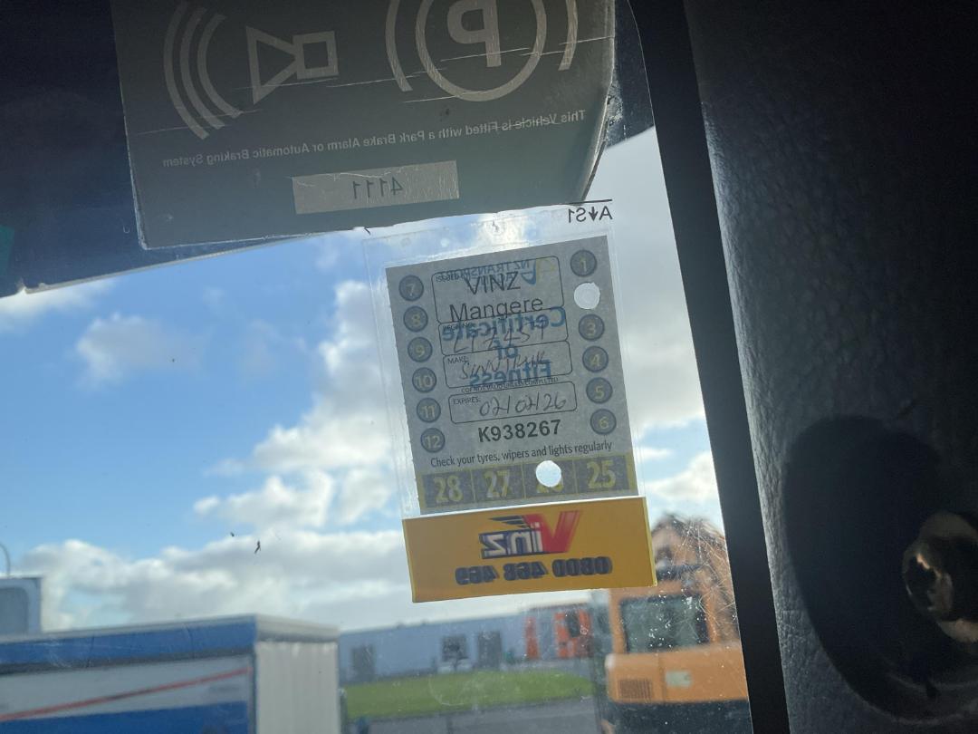 Photo '34' of Sinotruk T7 ZZZ1317W326HE1B Curtainsider Photo '34' of Sinotruk T7 ZZZ1317W326HE1B Curtainsider