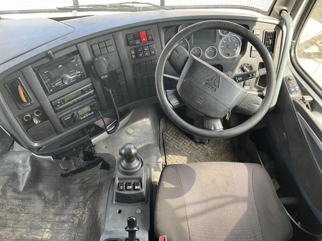 Photo '10' of Sinotruk T7 ZZZ1317W326HE1B Curtainsider Photo '10' of Sinotruk T7 ZZZ1317W326HE1B Curtainsider