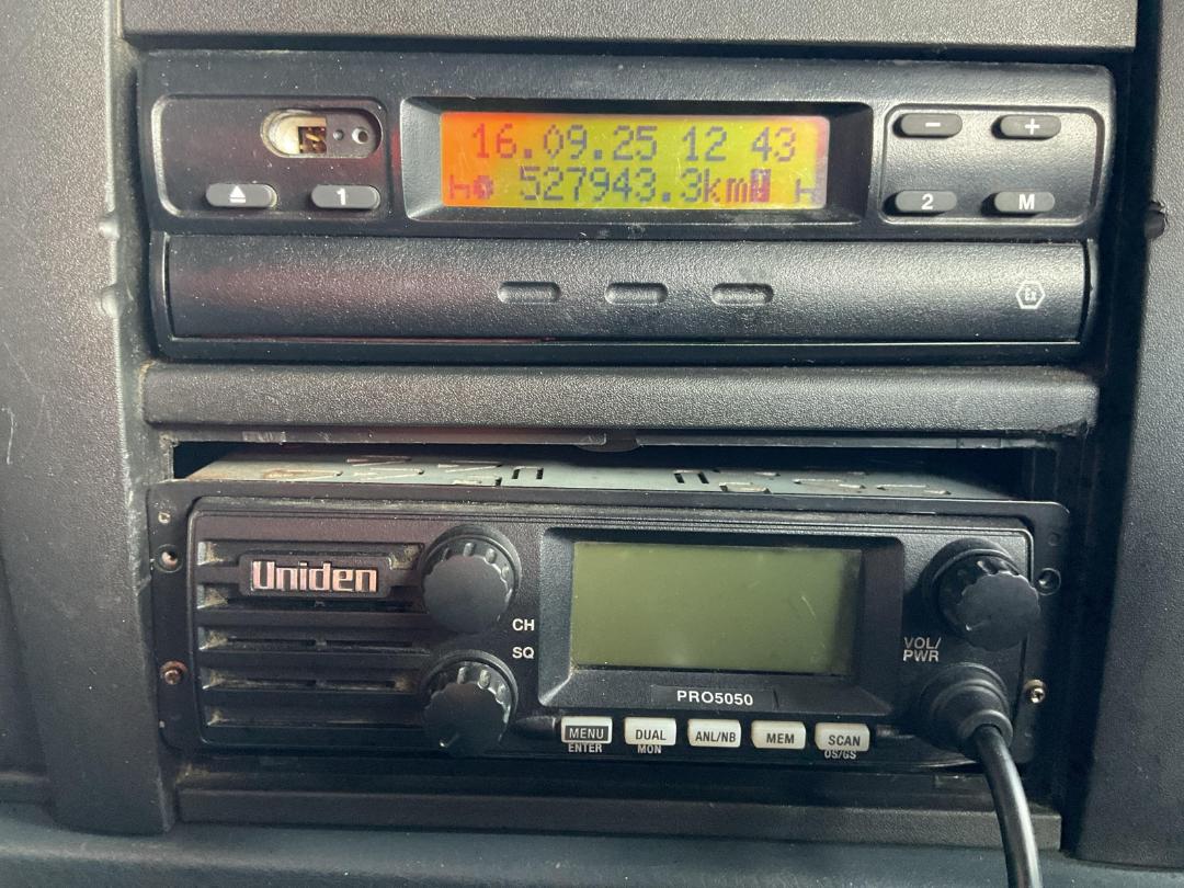 Photo '12' of Sinotruk T7 ZZZ1317W326HE1B Curtainsider Photo '12' of Sinotruk T7 ZZZ1317W326HE1B Curtainsider