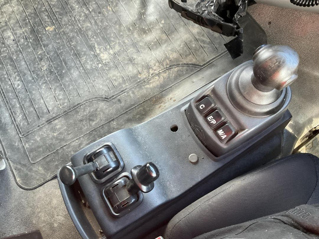 Photo '14' of Sinotruk T7 ZZZ1317W326HE1B Curtainsider Photo '14' of Sinotruk T7 ZZZ1317W326HE1B Curtainsider