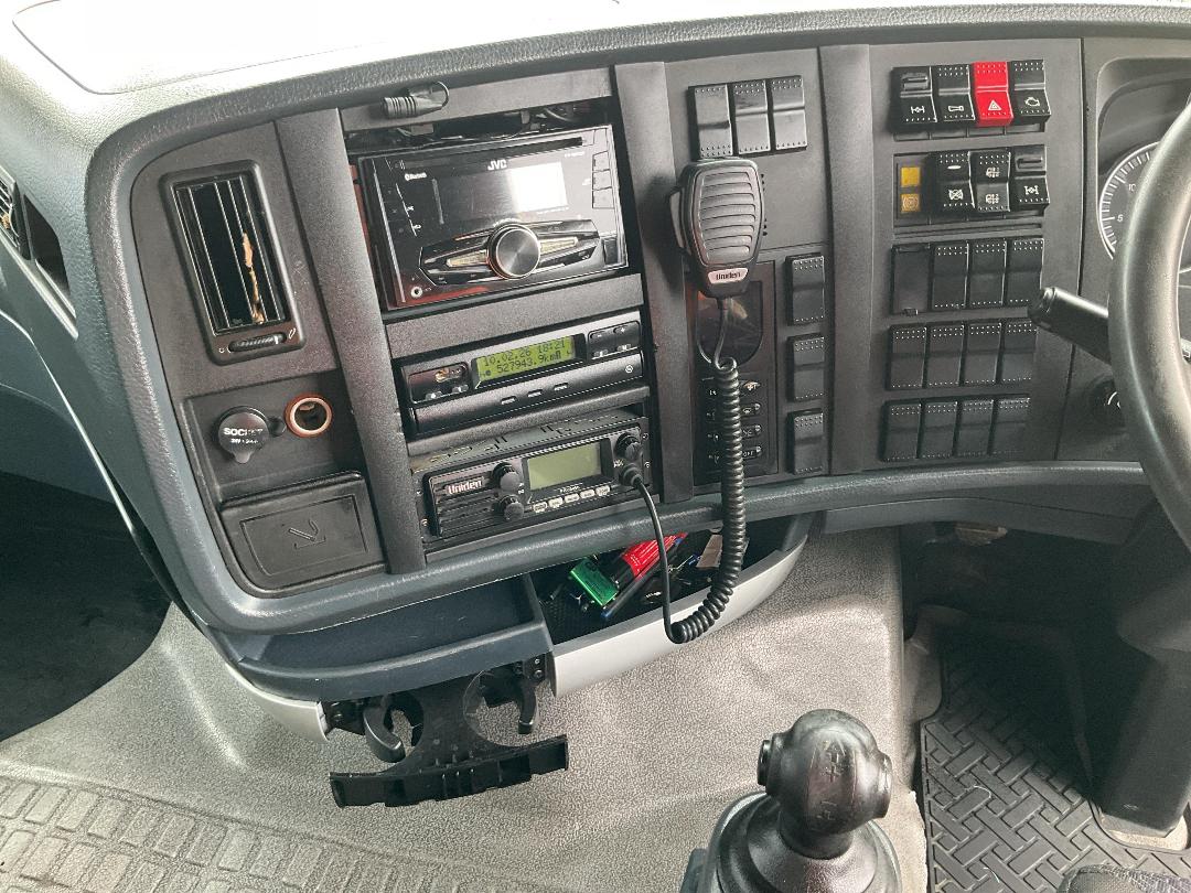 Photo '16' of Sinotruk T7 ZZZ1317W326HE1B Curtainsider