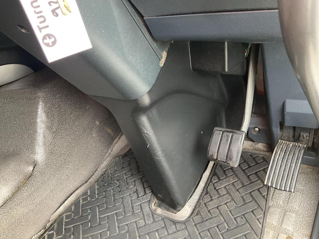 Photo '18' of Sinotruk T7 ZZZ1317W326HE1B Curtainsider