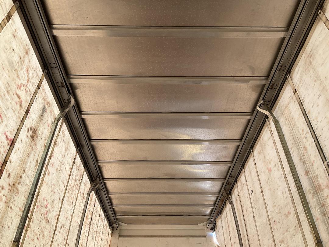 Photo '28' of Sinotruk T7 ZZZ1317W326HE1B Curtainsider