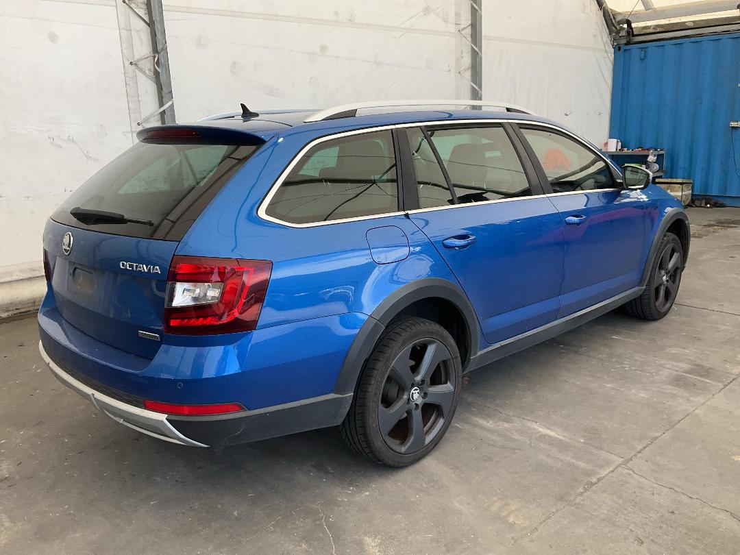 Photo '11' of Skoda Octavia Scout TDI 110KW 7DSG