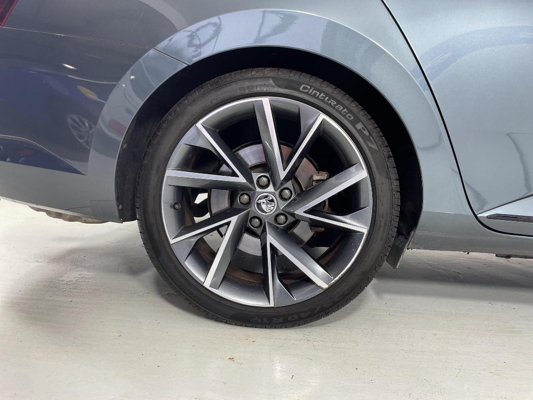 Photo '12' of Skoda Superb Photo '12' of Skoda Superb