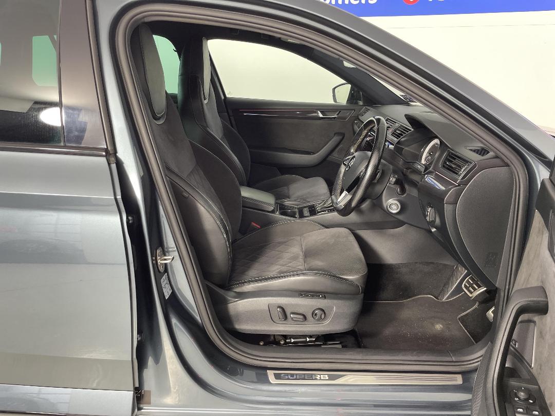 Photo '16' of Skoda Superb Photo '16' of Skoda Superb