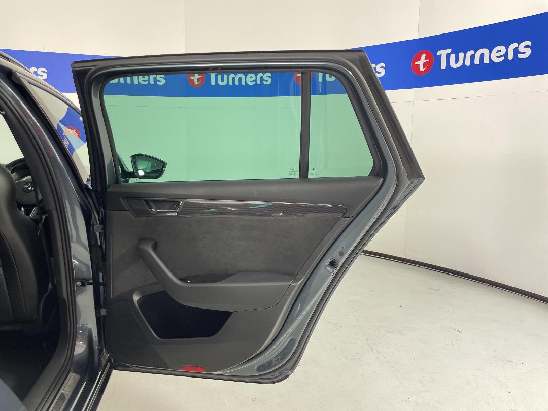 Photo '19' of Skoda Superb Photo '19' of Skoda Superb