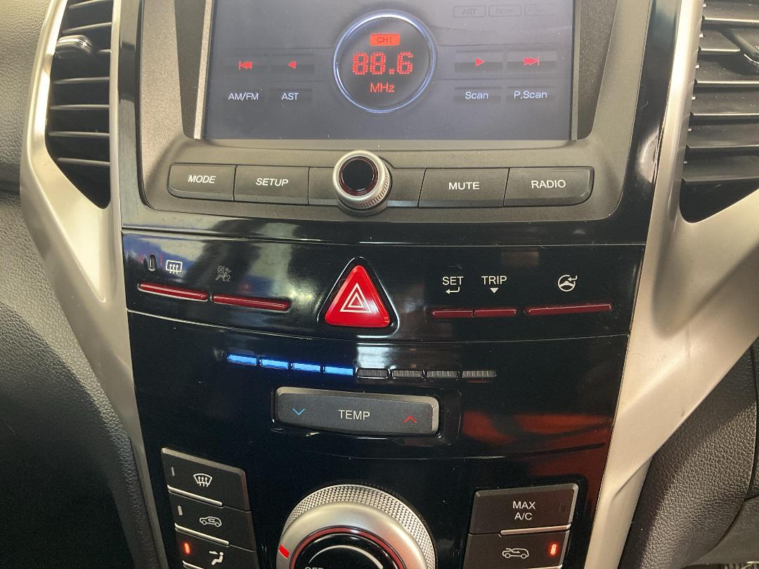 Photo '29' of Ssangyong Tivoli Photo '29' of Ssangyong Tivoli