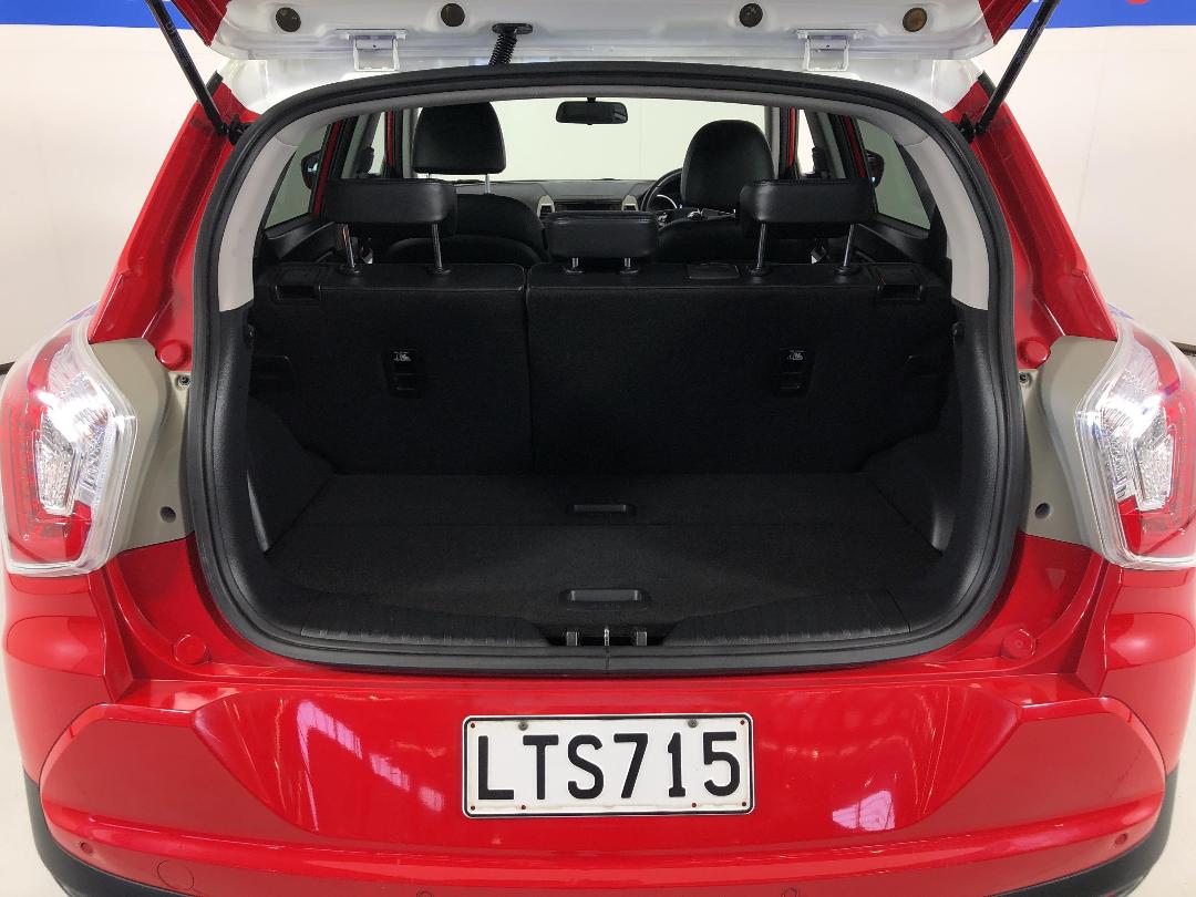 Photo '14' of Ssangyong Tivoli Photo '14' of Ssangyong Tivoli