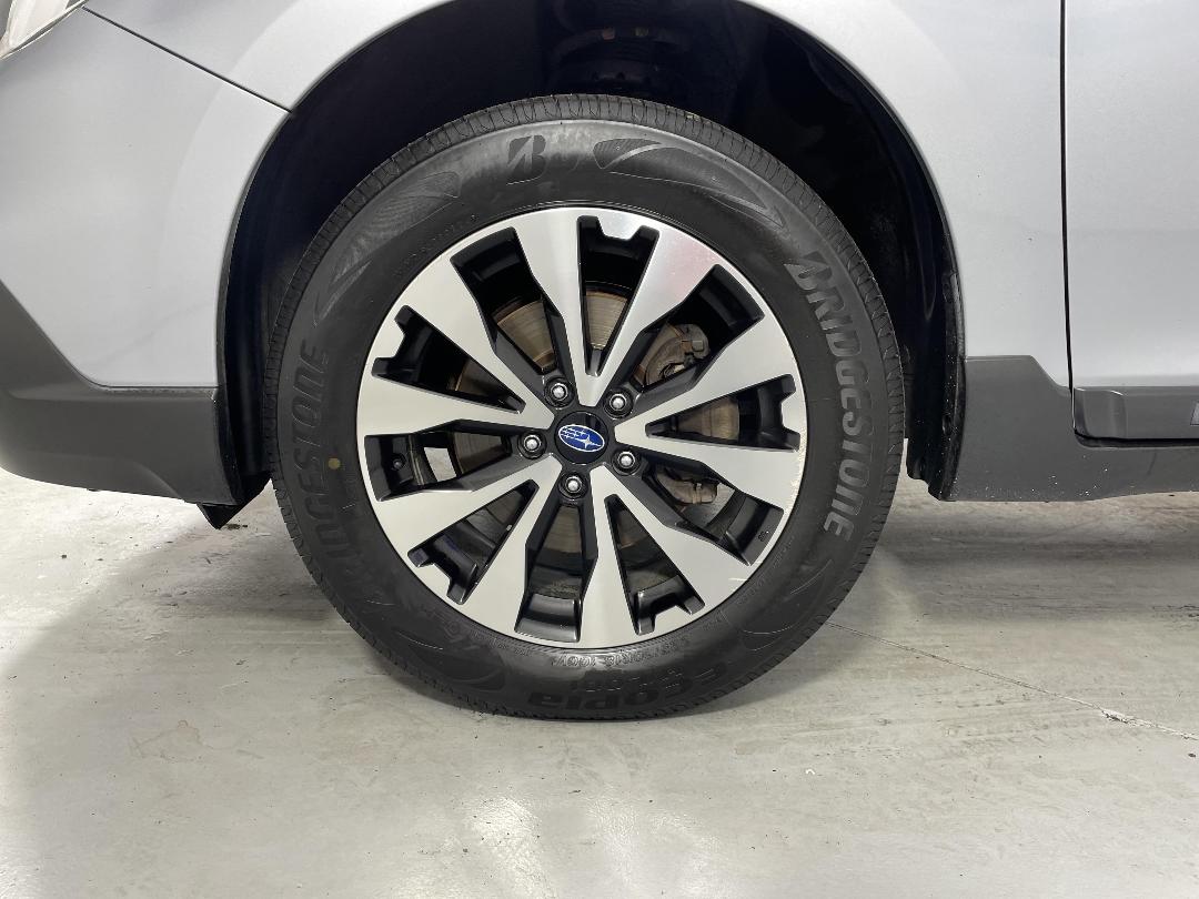 Photo '10' of Subaru Outback Photo '10' of Subaru Outback