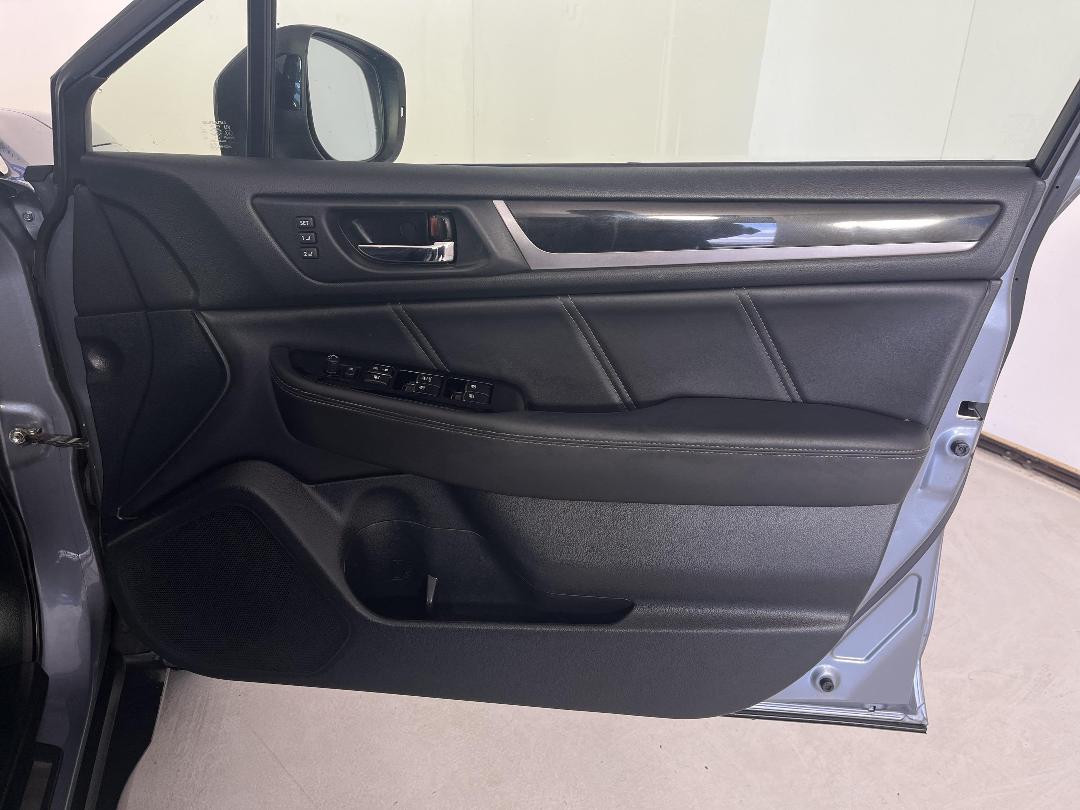 Photo '15' of Subaru Outback