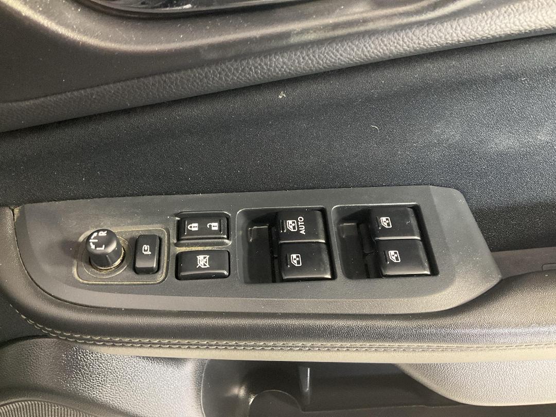 Photo '30' of Subaru Outback