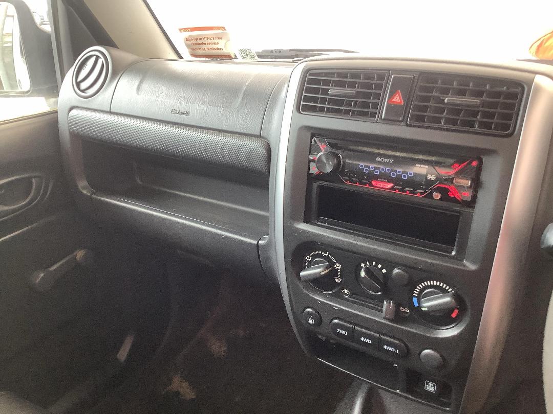 Photo '15' of Suzuki Jimny JXE Photo '15' of Suzuki Jimny JXE